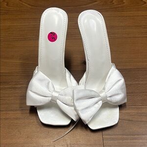 Elegant White Bow Women's Shoes